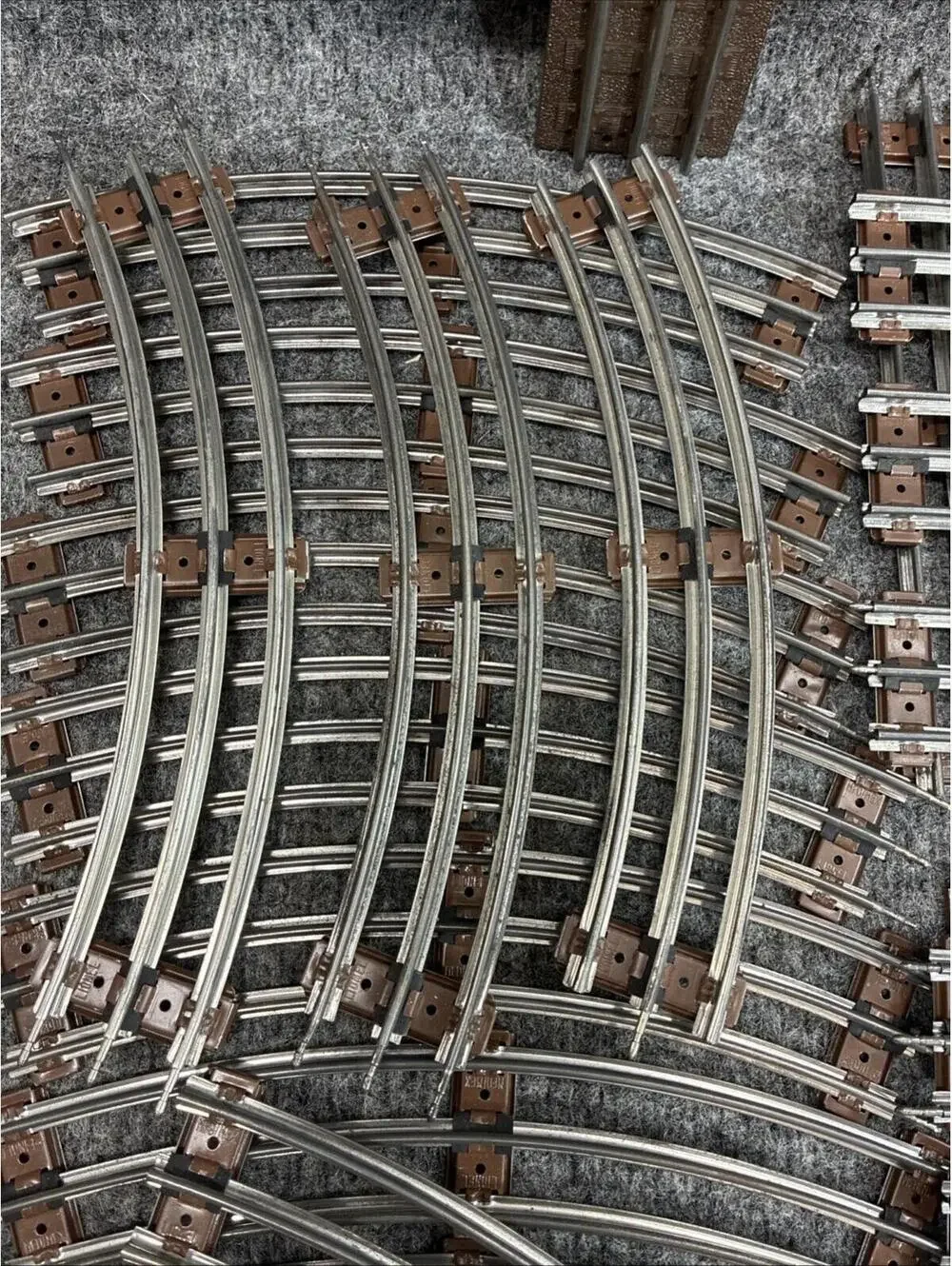 Lot Of Vintage Lionel 0-Gauge Black Metal Train Track Straight Curve Crossing
